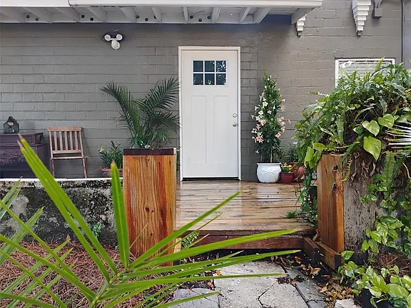 Private entry and garden area